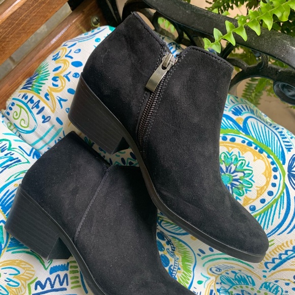 Black booties - Picture 2 of 4